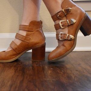 Buckle Strap boots